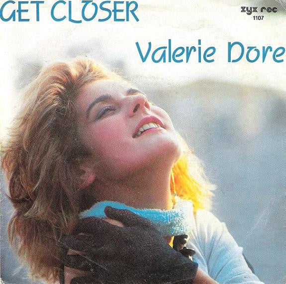 Valerie Dore : Get Closer (7", Single)