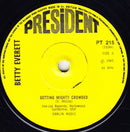 Betty Everett : Getting Mighty Crowded / It's In His Kiss (The Shoop Shoop Song) (7", Single, RE, Sol)
