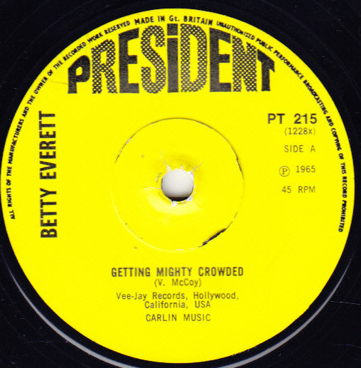 Betty Everett : Getting Mighty Crowded / It's In His Kiss (The Shoop Shoop Song) (7", Single, RE, Sol)