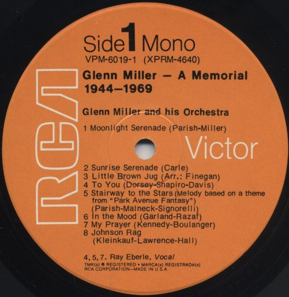 Glenn Miller And His Orchestra : Glenn Miller - A Memorial 1944-1969 (2xLP, Comp, Mono, Gat)