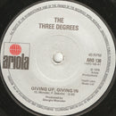 The Three Degrees : Giving Up, Giving In (7", Single)