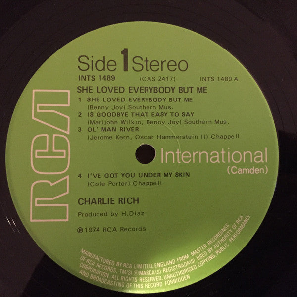 Charlie Rich : She Loved Everybody But Me (LP, Comp)