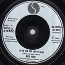 Red Box : Lean On Me (7", Single, Sil)