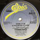 Yvonne Gage : Doin' It In A Haunted House (7", Single)