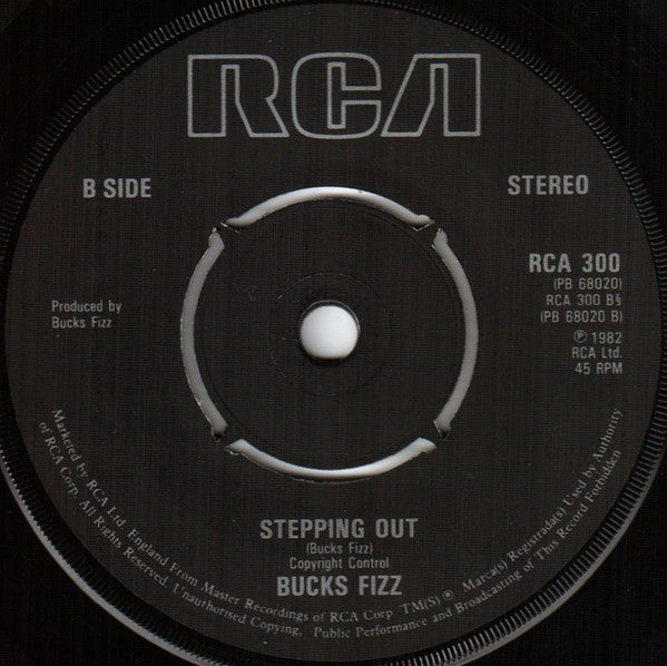 Bucks Fizz : If You Can't Stand The Heat (7", Single, Yel)