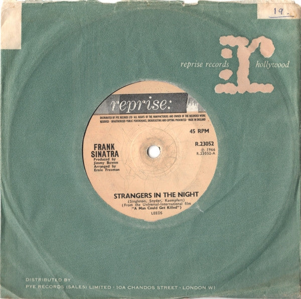 Frank Sinatra : Strangers In The Night (7", Single, Sol)