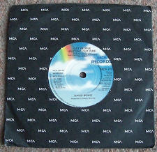 David Bowie : Cat People (Putting Out Fire) (7", Single)