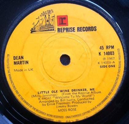 Dean Martin : Little Ole Wine Drinker, Me (7", Single, RE, Lab)