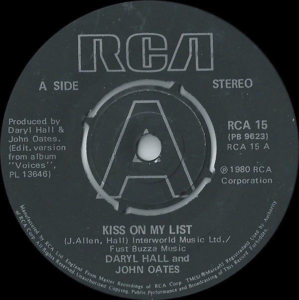 Daryl Hall & John Oates : Kiss On My List (7", Single, Com)