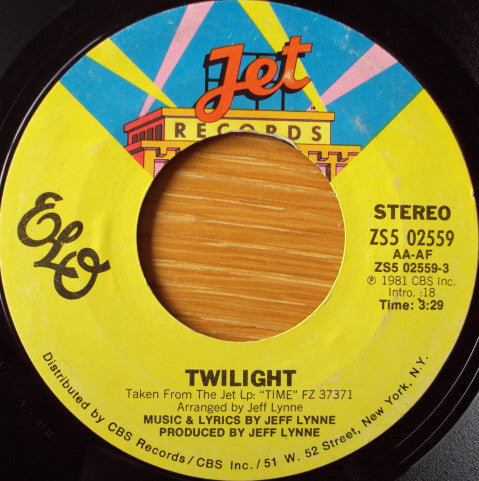 Electric Light Orchestra : Twilight / Julie Don't Live Here (7", Single, Styrene)