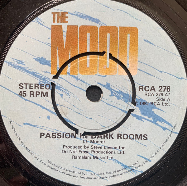The Mood : Passion In Dark Rooms (7", Single)